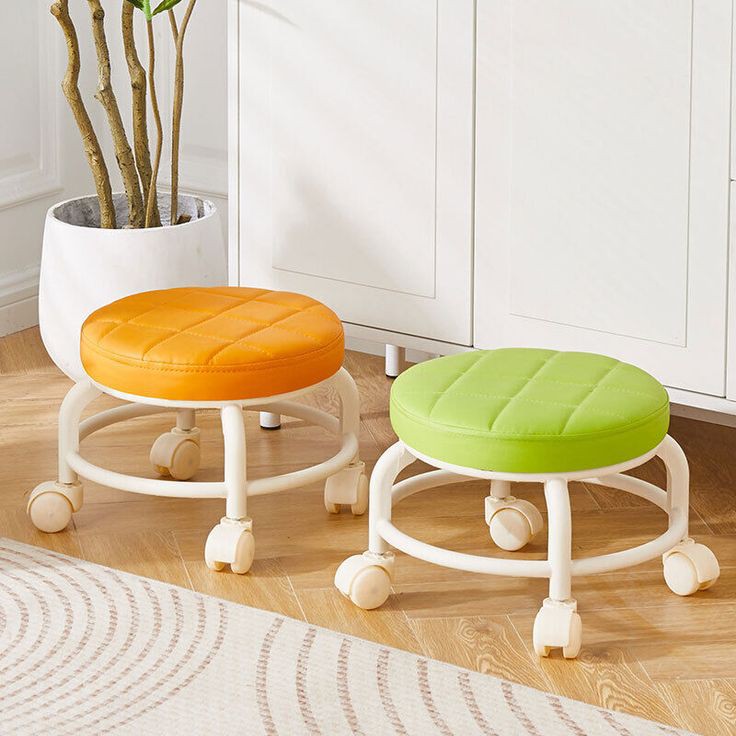 ROLLING STOOL WITH WHEELS