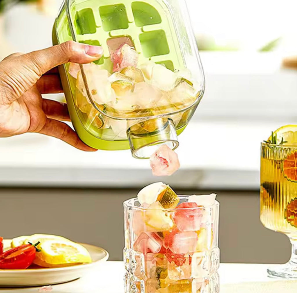 PORTABLE SILICONE ICE CUBE MAKER WITH STRAW