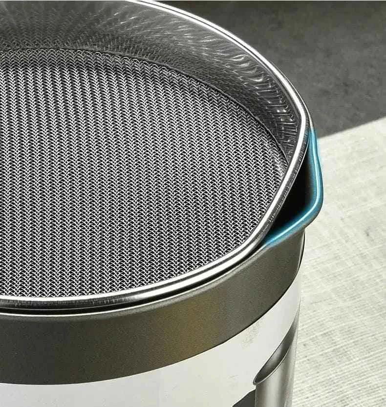 STAINLESS STEEL COOKING OIL FILTER POT WITH 1.4 LITER CAPACITY