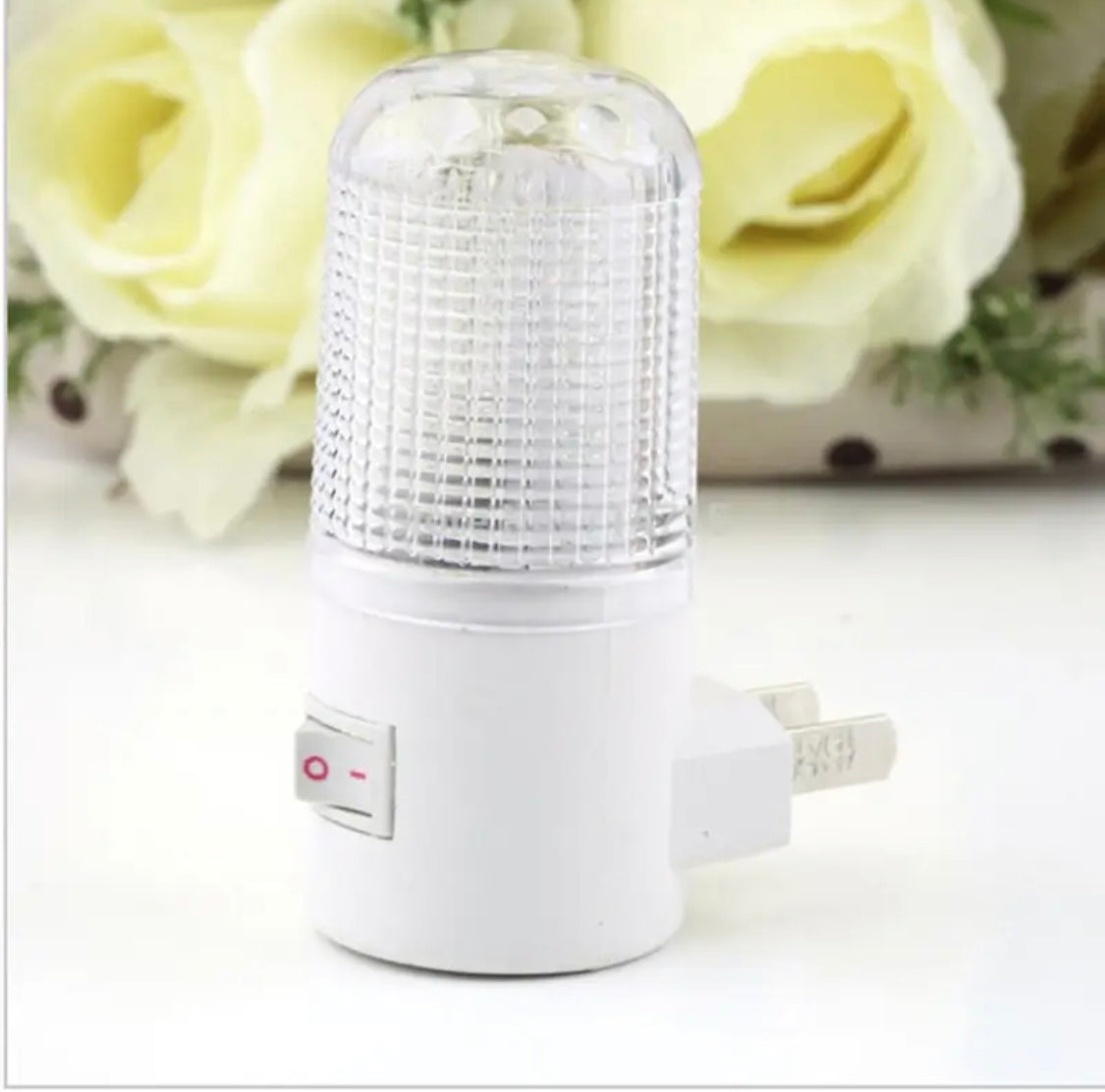 SPACE-SAVING LED WALL NIGHT LAMP