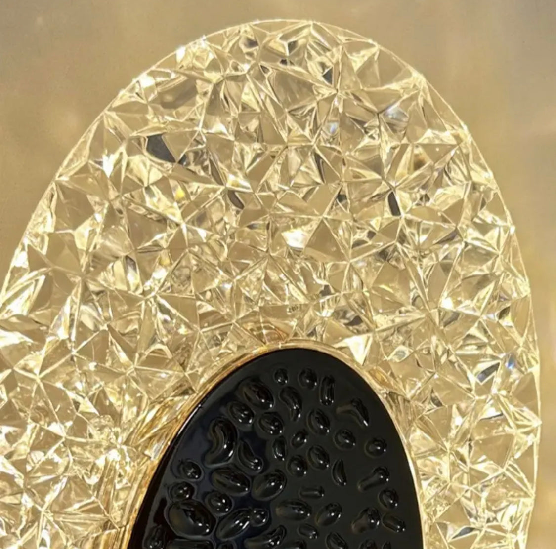 RECHARGEABLE USB CORDLESS DESK LAMP WITH SLEEK STYLE